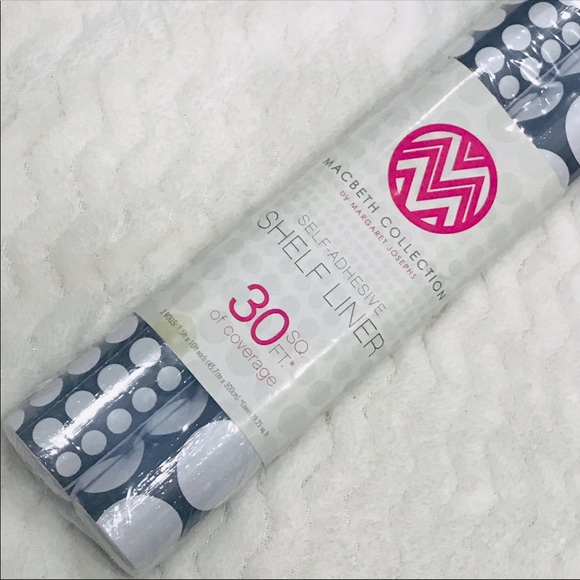 ✔️Macbeth Collection Minnie Large Dots Liner Paper - Picture 1 of 7